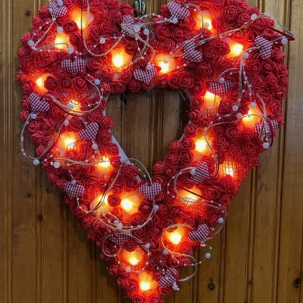 LITE PINK & RED ROSE WOOD HEART WREATH - Picture 2 of 9